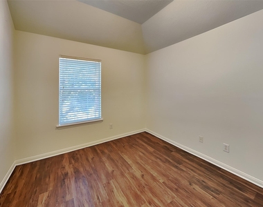 30 Huntington Bend Drive - Photo Thumbnail 14