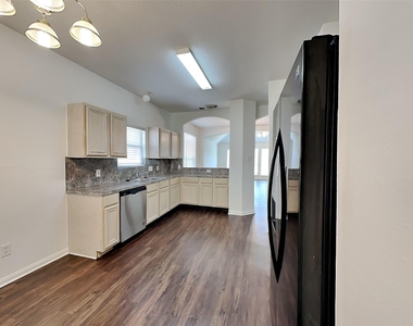 30 Huntington Bend Drive - Photo Thumbnail 1