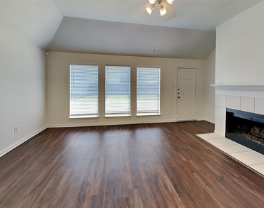 30 Huntington Bend Drive - Photo Thumbnail 4