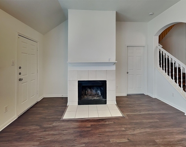 30 Huntington Bend Drive - Photo Thumbnail 5