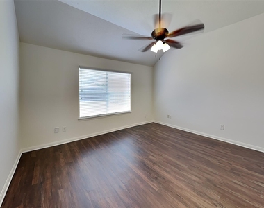 30 Huntington Bend Drive - Photo Thumbnail 6