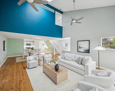 2508 Calumet Street - Photo Thumbnail 4