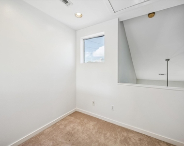 2508 Calumet Street - Photo Thumbnail 15