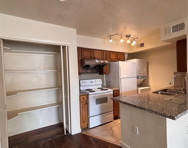 2110 Wilcrest Drive - Photo Thumbnail 7