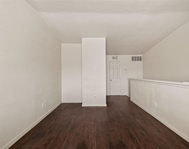 2110 Wilcrest Drive - Photo Thumbnail 25