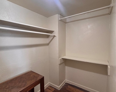 2110 Wilcrest Drive - Photo Thumbnail 14