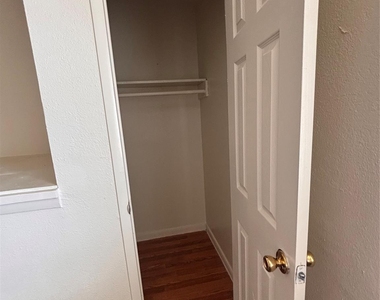 2110 Wilcrest Drive - Photo Thumbnail 21