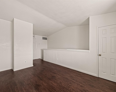 2110 Wilcrest Drive - Photo Thumbnail 24