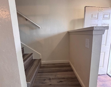 2110 Wilcrest Drive - Photo Thumbnail 10