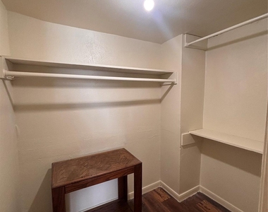 2110 Wilcrest Drive - Photo Thumbnail 18
