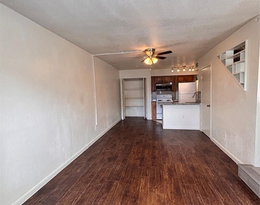 2110 Wilcrest Drive - Photo Thumbnail 6