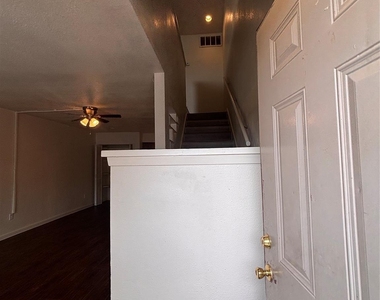 2110 Wilcrest Drive - Photo Thumbnail 3