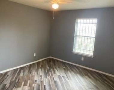 2111 Quail Place Drive - Photo Thumbnail 15