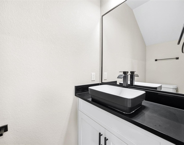 6101 Shotwell Street - Photo Thumbnail 13
