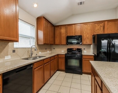 21519 Kings Bend Drive - Photo Thumbnail 4