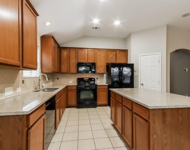 21519 Kings Bend Drive - Photo Thumbnail 3