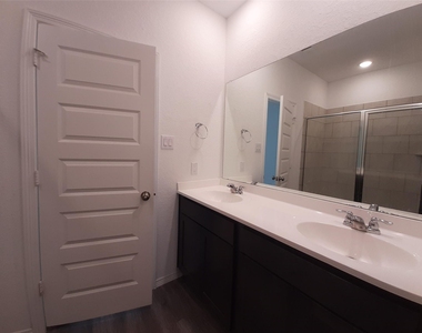 16568 Moss Lane - Photo Thumbnail 14