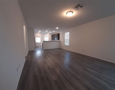 16568 Moss Lane - Photo Thumbnail 4