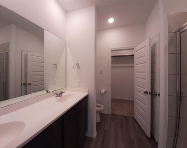 16568 Moss Lane - Photo Thumbnail 13