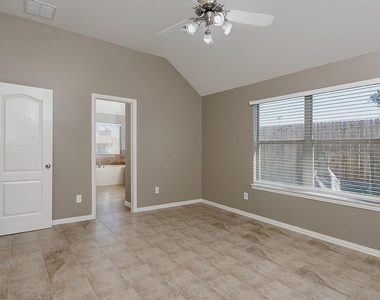9606 Arched Oak Drive - Photo Thumbnail 12