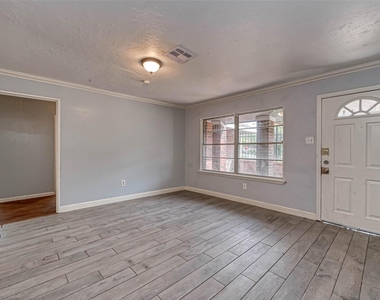 5431 Willow Glen Drive - Photo Thumbnail 2
