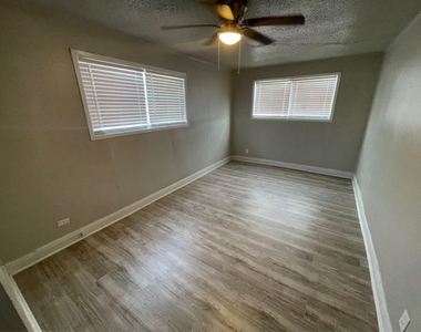 1649 19th Street - Photo Thumbnail 2
