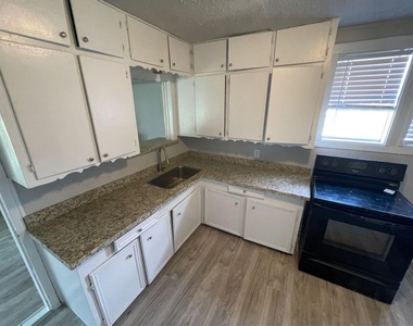 1649 19th Street - Photo Thumbnail 3