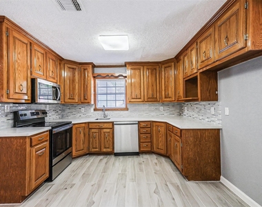 4319 Pine Meadow Drive - Photo Thumbnail 3