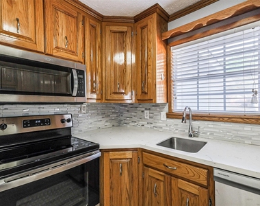 4319 Pine Meadow Drive - Photo Thumbnail 4