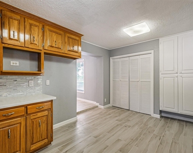 4319 Pine Meadow Drive - Photo Thumbnail 6