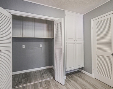 4319 Pine Meadow Drive - Photo Thumbnail 10