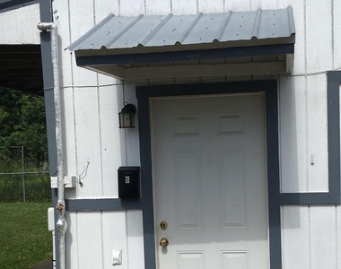 3818 Hamid Boulevard - Photo Thumbnail 1
