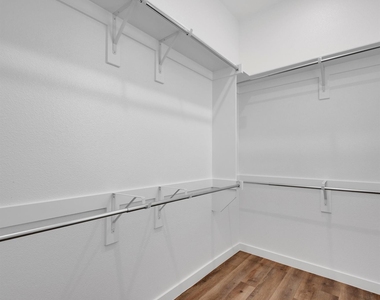 2709-808 Rockhill Road - Photo Thumbnail 11