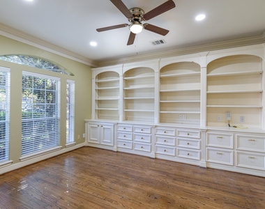 4418 Jane Street - Photo Thumbnail 8