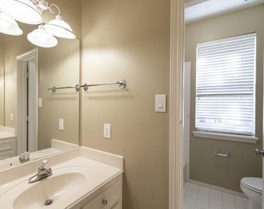4418 Jane Street - Photo Thumbnail 24