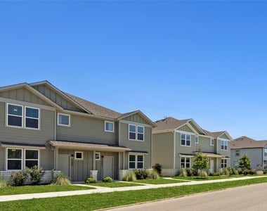 520-1304b Powell Drive - Photo Thumbnail 2