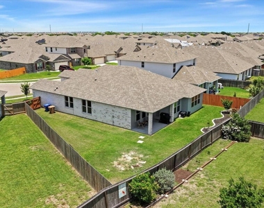 2646 Las Estrellas Street - Photo Thumbnail 34