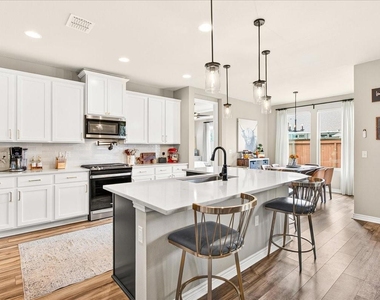 2646 Las Estrellas Street - Photo Thumbnail 13