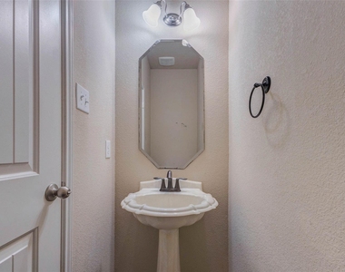 6107 Nicholas Lane - Photo Thumbnail 17