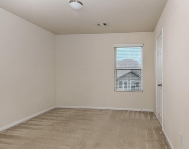 9960 Hyacinth Way - Photo Thumbnail 10