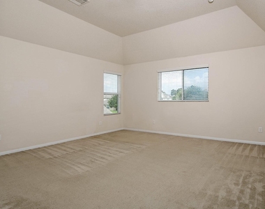 9960 Hyacinth Way - Photo Thumbnail 14