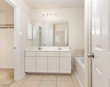 9960 Hyacinth Way - Photo Thumbnail 16