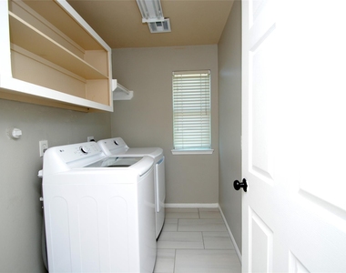 5910 Sugar Field Lane - Photo Thumbnail 30