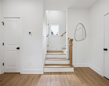 835 Rachel Street - Photo Thumbnail 20