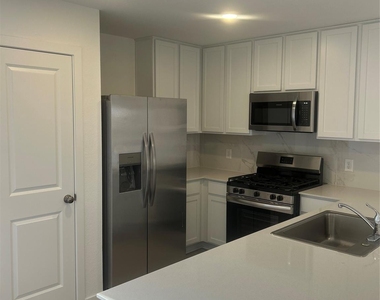 28927 Texas Sparrow Lane - Photo Thumbnail 3