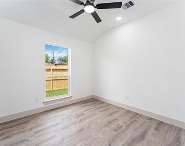 9001 Nyssa Street - Photo Thumbnail 19