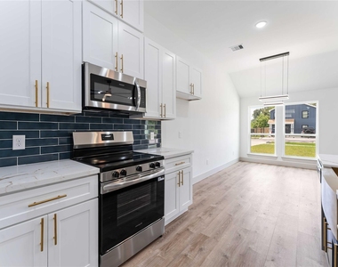 9001 Nyssa Street - Photo Thumbnail 13