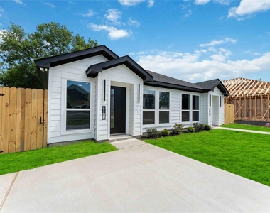9001 Nyssa Street - Photo Thumbnail 1
