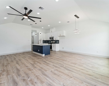 9001 Nyssa Street - Photo Thumbnail 7