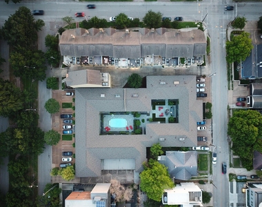1410 Hyde Park Boulevard - Photo Thumbnail 47